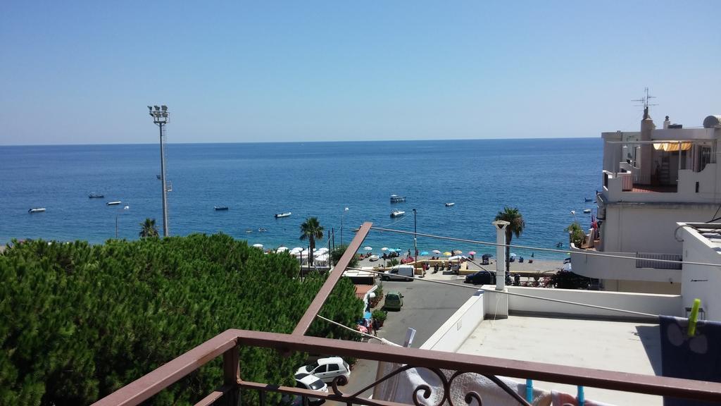 Le Spiagge Bed and Breakfast Letojanni Εξωτερικό φωτογραφία